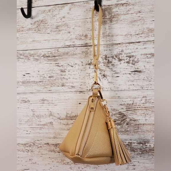 Pyramid-shaped Wristlet - Picture 9 of 12